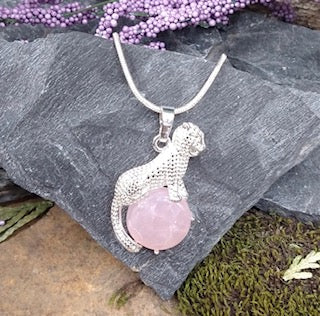 Rose Quartz Crystal This Leopard Pendant is made of high-quality Italian 925 Sterling Silver 18K. Exquisite polishing technology makes every detail smooth and bright. Lead-free, nickel-free, hypoallergenic, will not harm the skin.