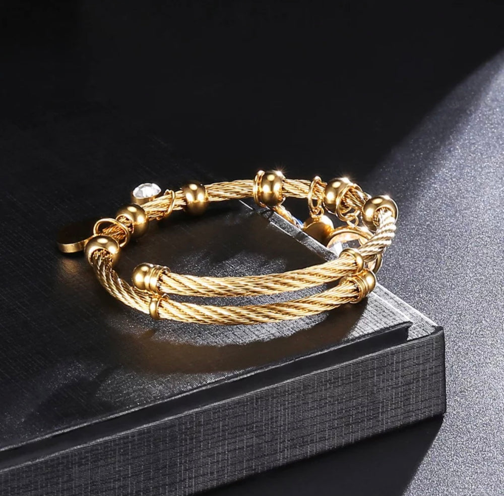 
                  
                    Load image into Gallery viewer, Elegant Gold Evil Eye Bracelet
                  
                